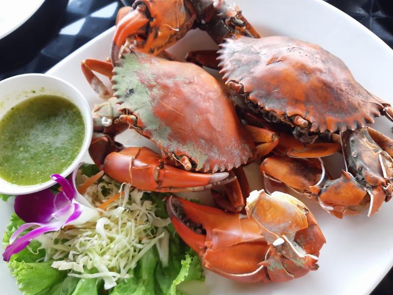 Bát bún chả cá sứa Nha Trang nóng hổi hấp dẫn với màu sắc tươi sáng